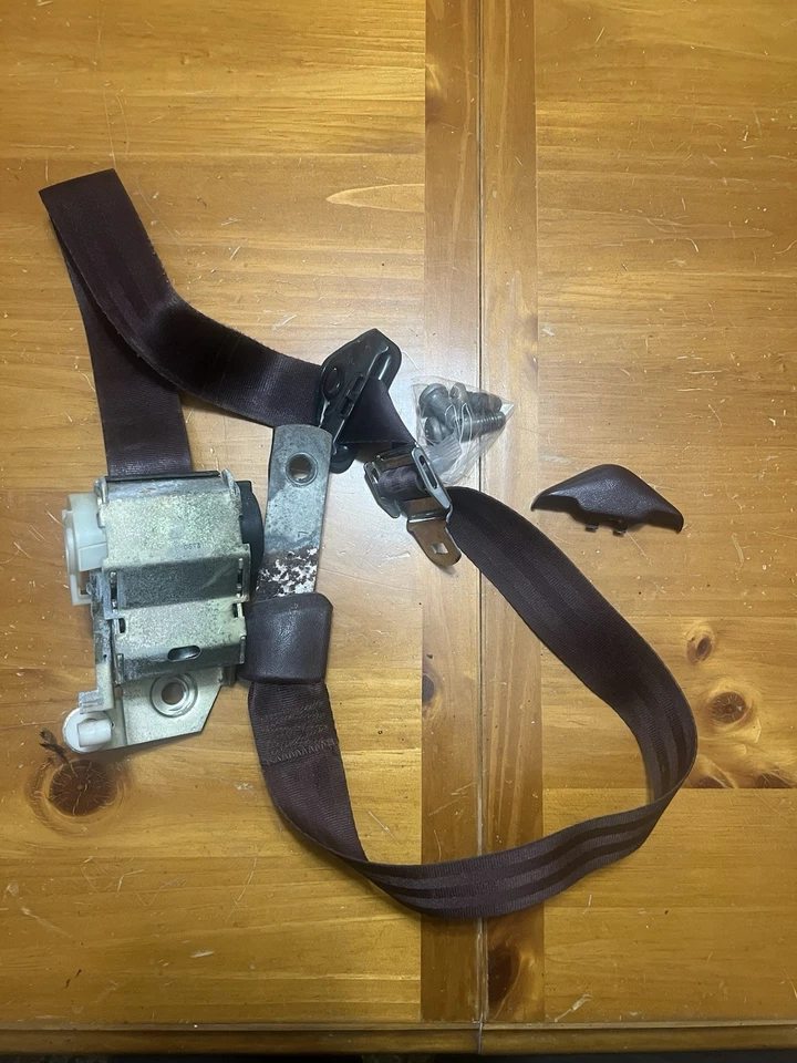 Ремни безопасности 1986-1988 Chevrolet Monte Carlo LS 60/40 Bench (бургундские) - Изображение 4 из 4