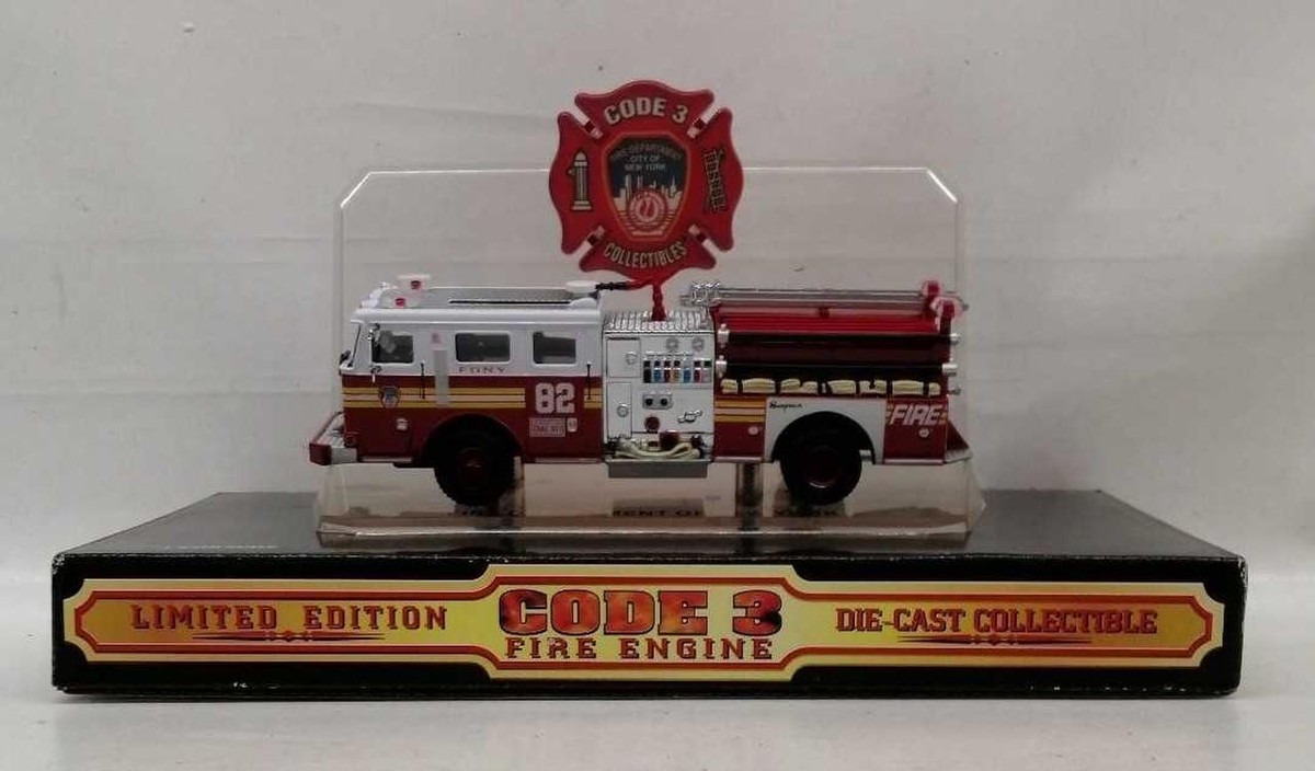 Code3York City Fire Department Truck Engine82 Diecast 1/64 Scale