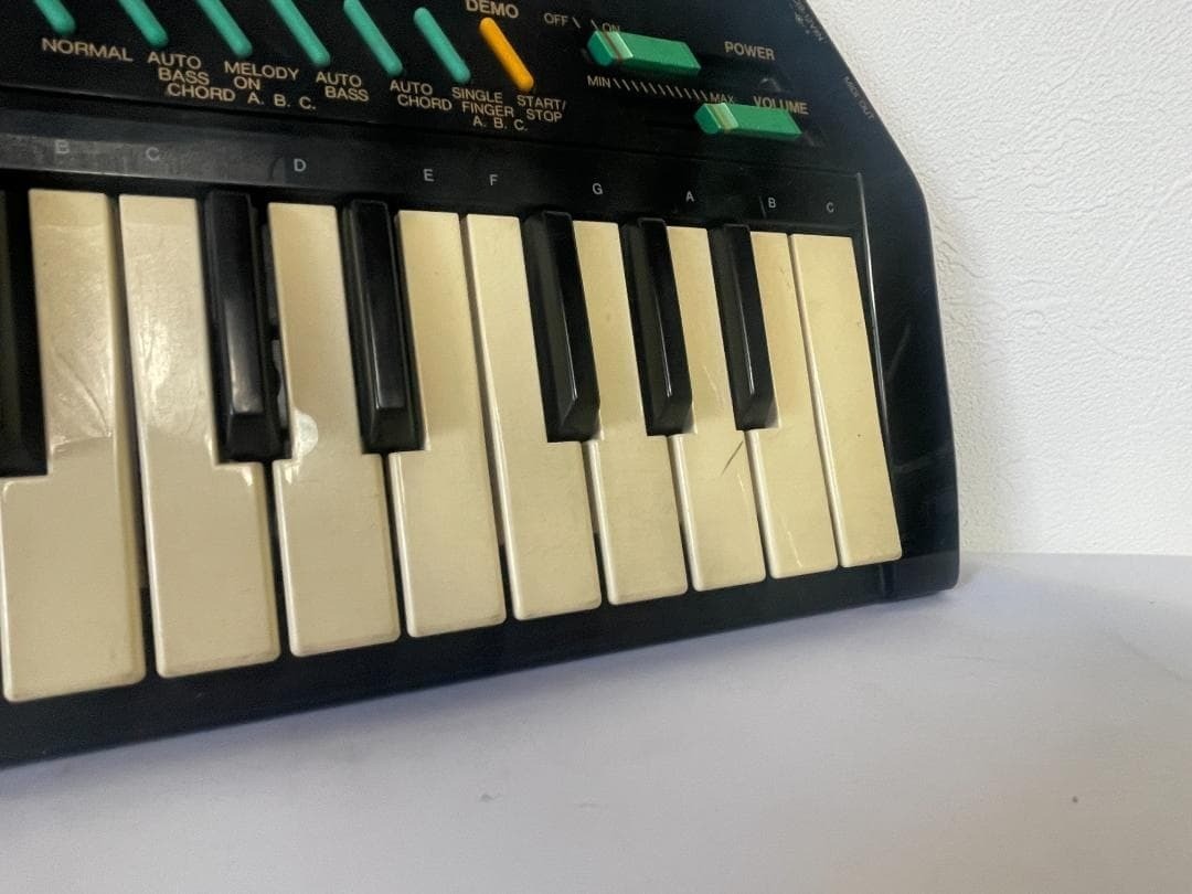 YAMAHA SHS-10B Keytar Shoulder Keyboard Synth Working Damaged