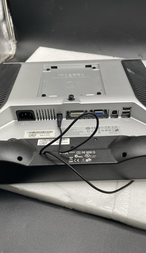 Dell UltraSharp 1707FPt 17" LCD Flat Panel Display Monitor with Soundbar & Stand - Picture 2 of 5