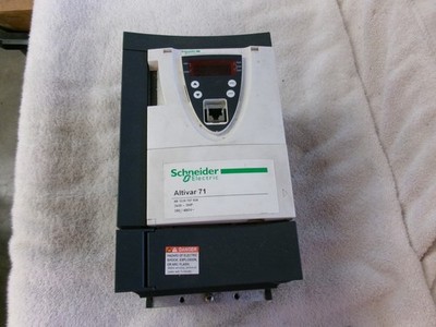 Schneider Electric Altivar 71   3HP AC Drive    ATV71HU30N4