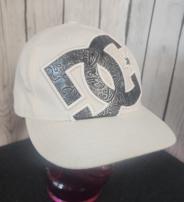 DC Shoes New Era 59FIFTY Fitted Hat 7 3/8 White Paisley Logo Cap