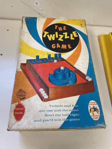 Gioco da tavolo vintage The Twizzle gioco manca 1 marmo funziona benissimo plastica Schaper - Foto 2 di 17