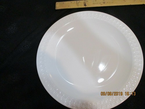 Corning Centura, White, Embossed Raised Tulips Border Dinner Plate (s) 10.5" - Picture 2 of 7