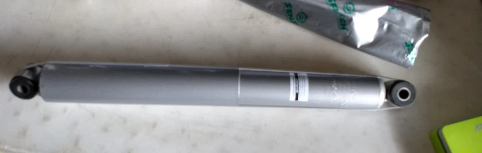 Amortiguador trasero SenSen 1214-0156 para Dodge Ram 1500 2002-2007 Foto 3 de 4