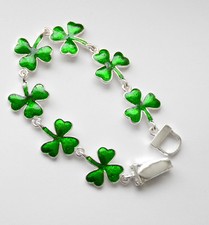 St. Patrick's Day Green Shamrock Bracelet w Magnetic Clasp / Silver-tone