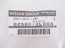 Genuine OEM Nissan Infiniti 62560-JL00A Right Front Headlight Bracket