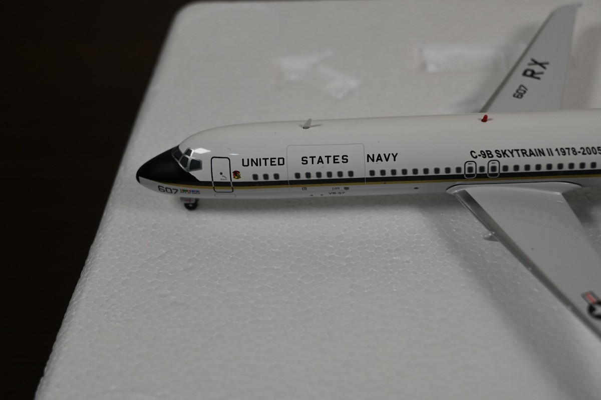 InFlight Model 1/200 C-9B Skytrain II アメリカ海軍 159116 w/stand