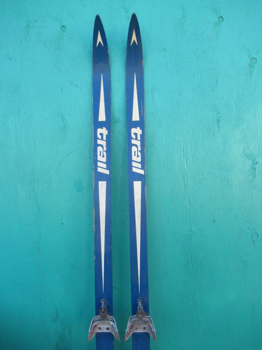 INTERESTING VINTAGE OLD Snow Wooden Skis 72