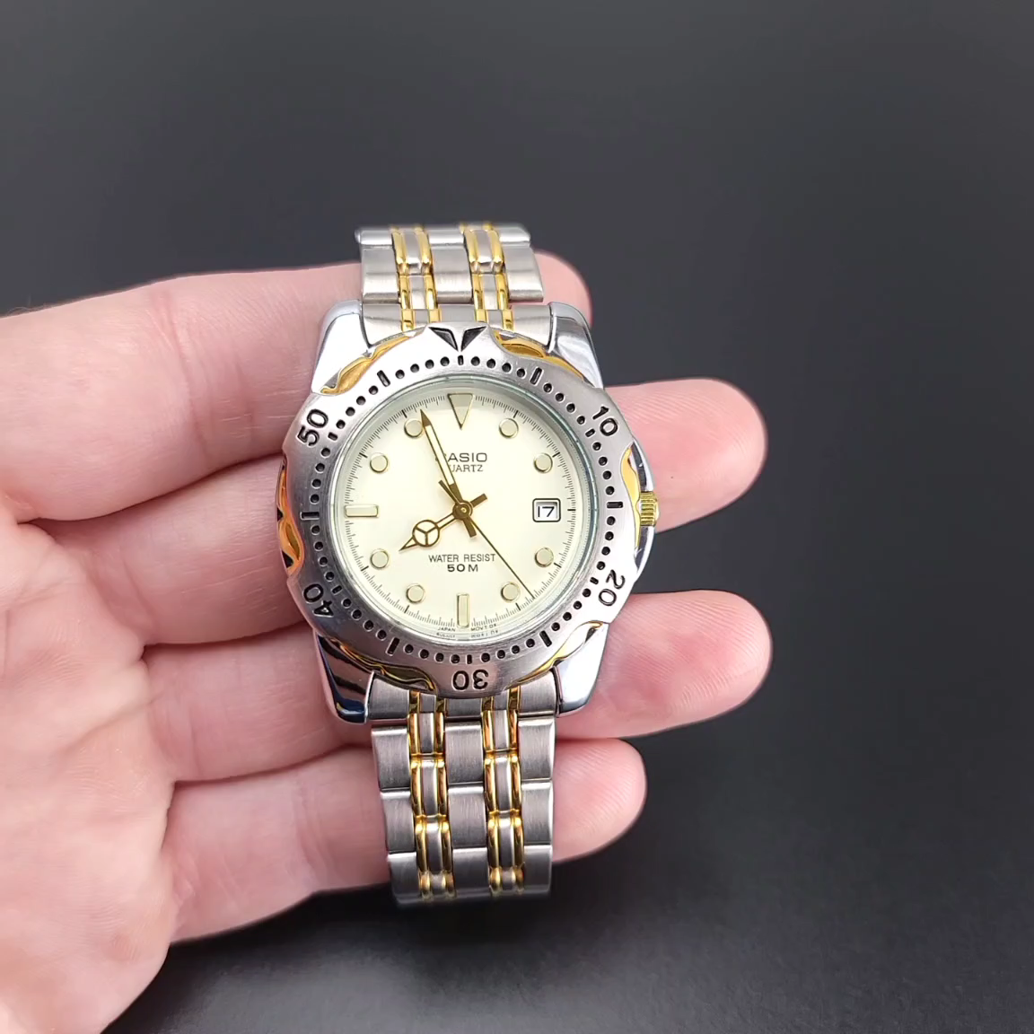 NEW Vintage Casio Mens Watch Silver/Gold with Date Adjust NEW Vintage Casio Mens Watch Silver/Gold with Date Adjust