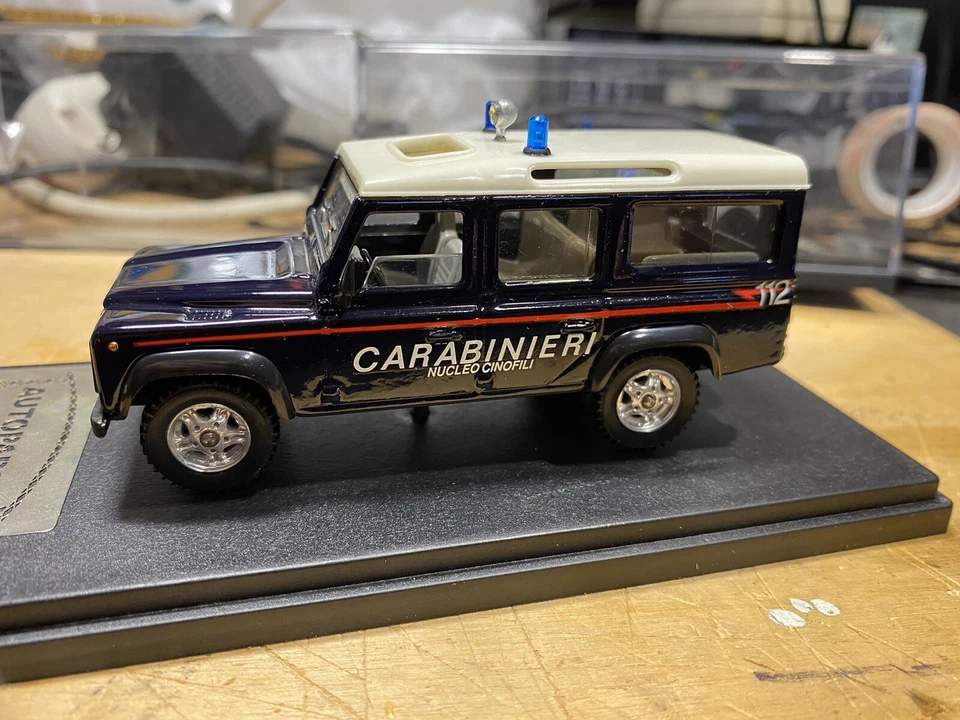 AUTOPARCO 1/43 LAND ROVER DEFNDER CARABINIERI 110 - Immagine 3 di 4