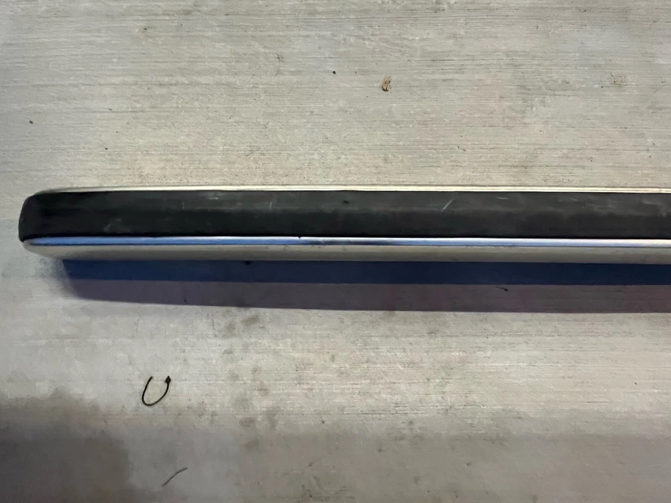 Parachoques trasero BMW 325Ee 325i 1986 1987 cupé E30 aluminio modelo antiguo Foto 4 de 4