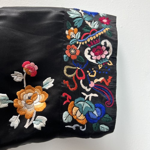 Vintage 40s Glamorous Black Satin Floral Embroidered Chinese Robe - Picture 7 of 12