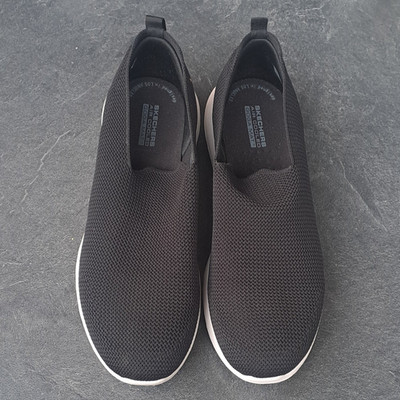 SKECHERS Herren Sneaker Slip-On Low Top Air Cooled Goga Mat Gr. 48