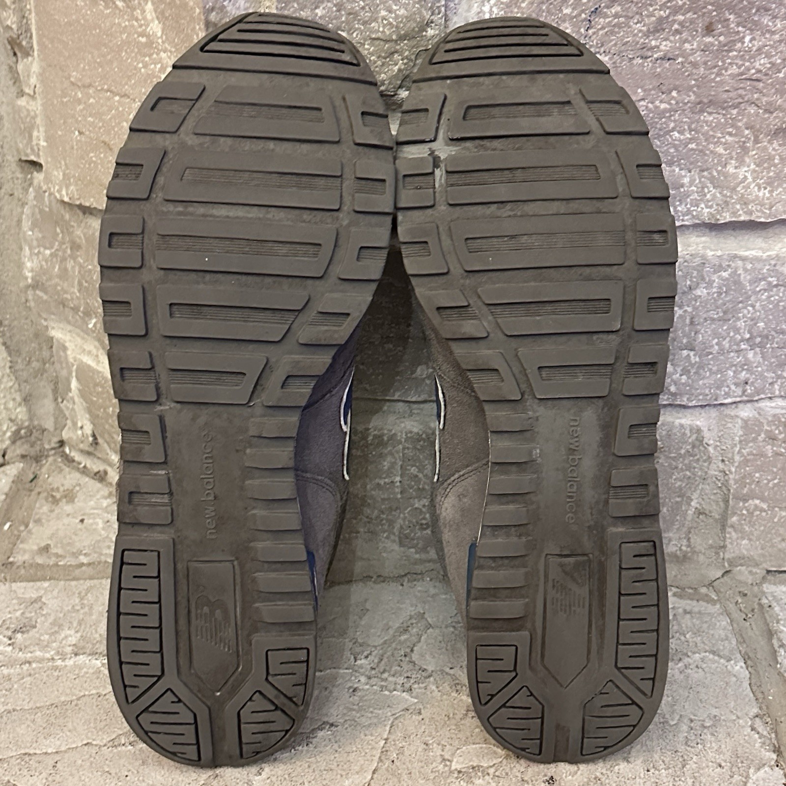 New Balance 565 Gray Suede Retro Tennis Shoes Sneakers 13 D Men ML565GBW thumbnail 2