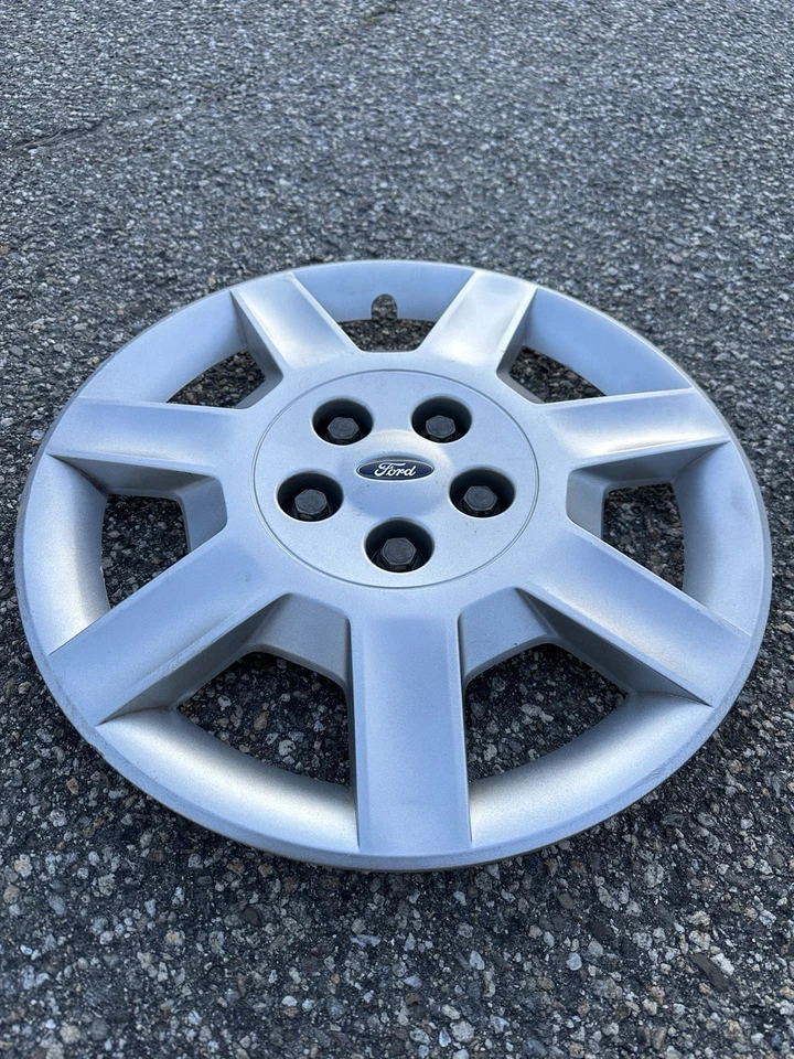 One 05-07 Ford Taurus Bolt On 16” Hubcap Wheel Cover 5F13-1130-AA 06 - Image 2 of 4