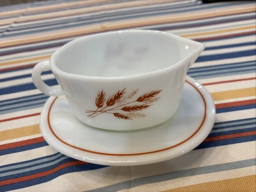 Vintage Pyrex Autumn Harvest Wheat Gravy Boat Server & Under Plate 77B+77U 2 pc
