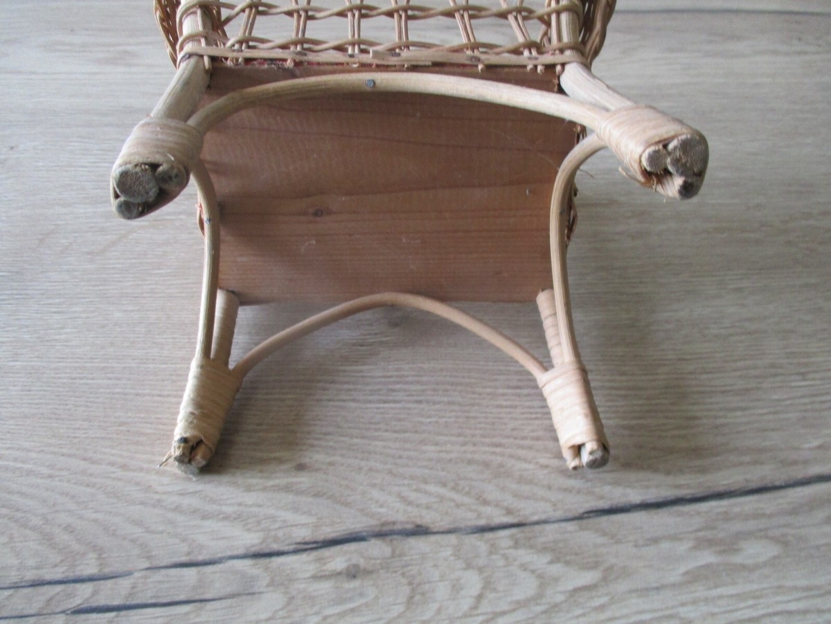 Petit Fauteuil Emmanuelle pour Poupée vintage en osier / rotin neuf | Selency Petit Fauteuil Emmanuelle pour Poupée vintage en osier / rotin neuf | Selency