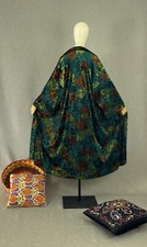Uzbek velvet chapan/Green jacket/Boho coat/Ethnic abaya cape/Unisex kimono