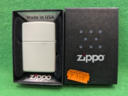 Genuine Zippo Lighter Cream Finish Design. - Picture 2 of 2