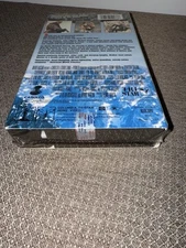 UNOPENED FACTORY SEALED ( 1993 VHS ) CLIFFHANGER! Classic! Sylvester Stallone! 