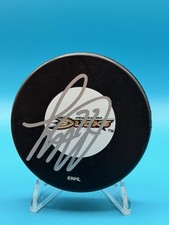 Anaheim Ducks/Todd Marchant Signed Hockey Puck ￼￼