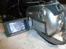 CANON DC211 DVD DIGITAL CAMCORDER WITH CASE