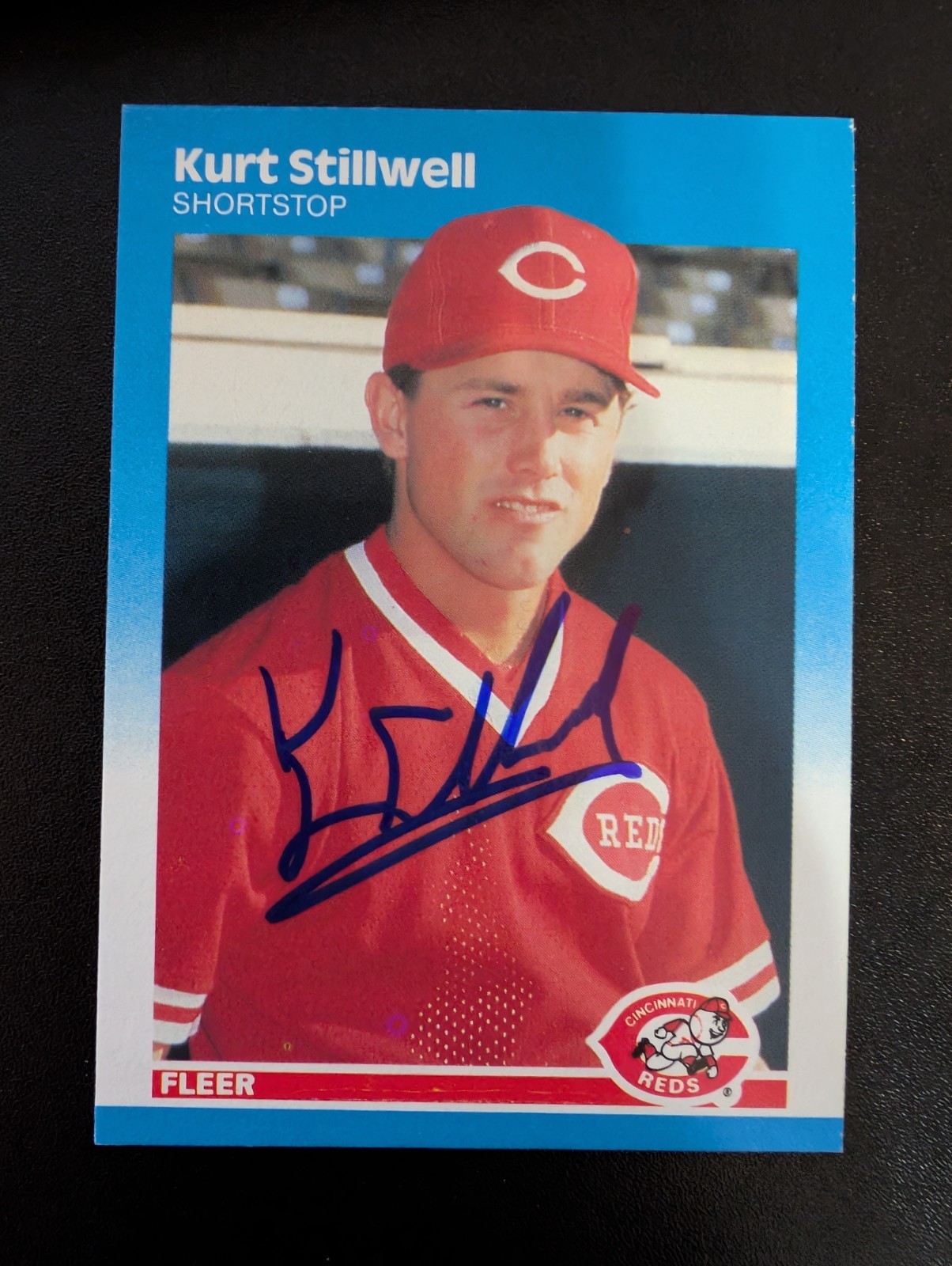 Kurt Stillwell 1987 Fleer (RC) On Card Auto #215 Cincinnati Reds (062)