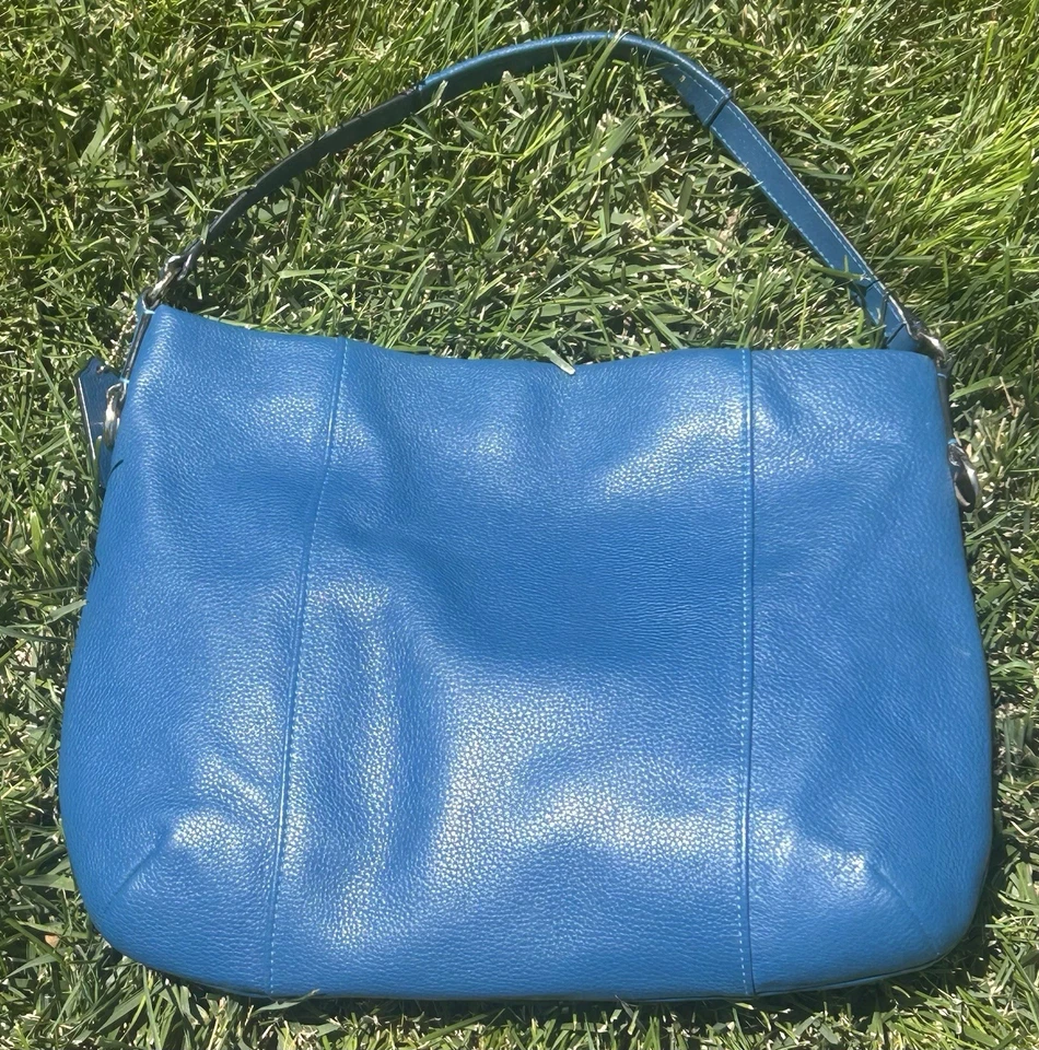 Bolso Hobo Coach East/West Isabelle Cuero Guijarro Azul F35809 Foto 2 de 4