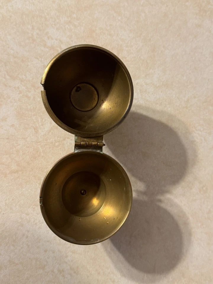 Antiguo quemador de incienso católico de latón con cruz Foto 4 de 4