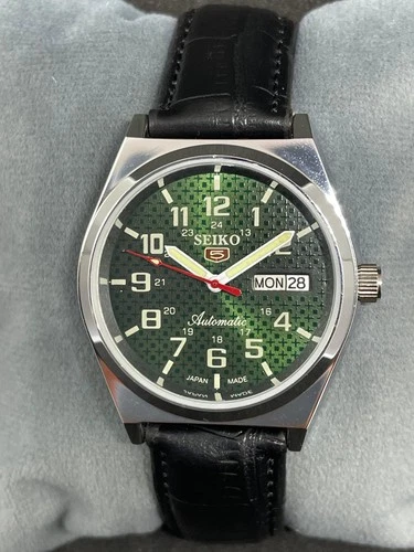 Vintage Refurbished Seiko 5 Automatic Day/Date Japan Made Men's Wrist Watch