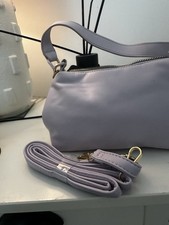 Primark Lilac Shoulder/Crossbody Bag with Gold Chain Detail – Elegant & Versatil