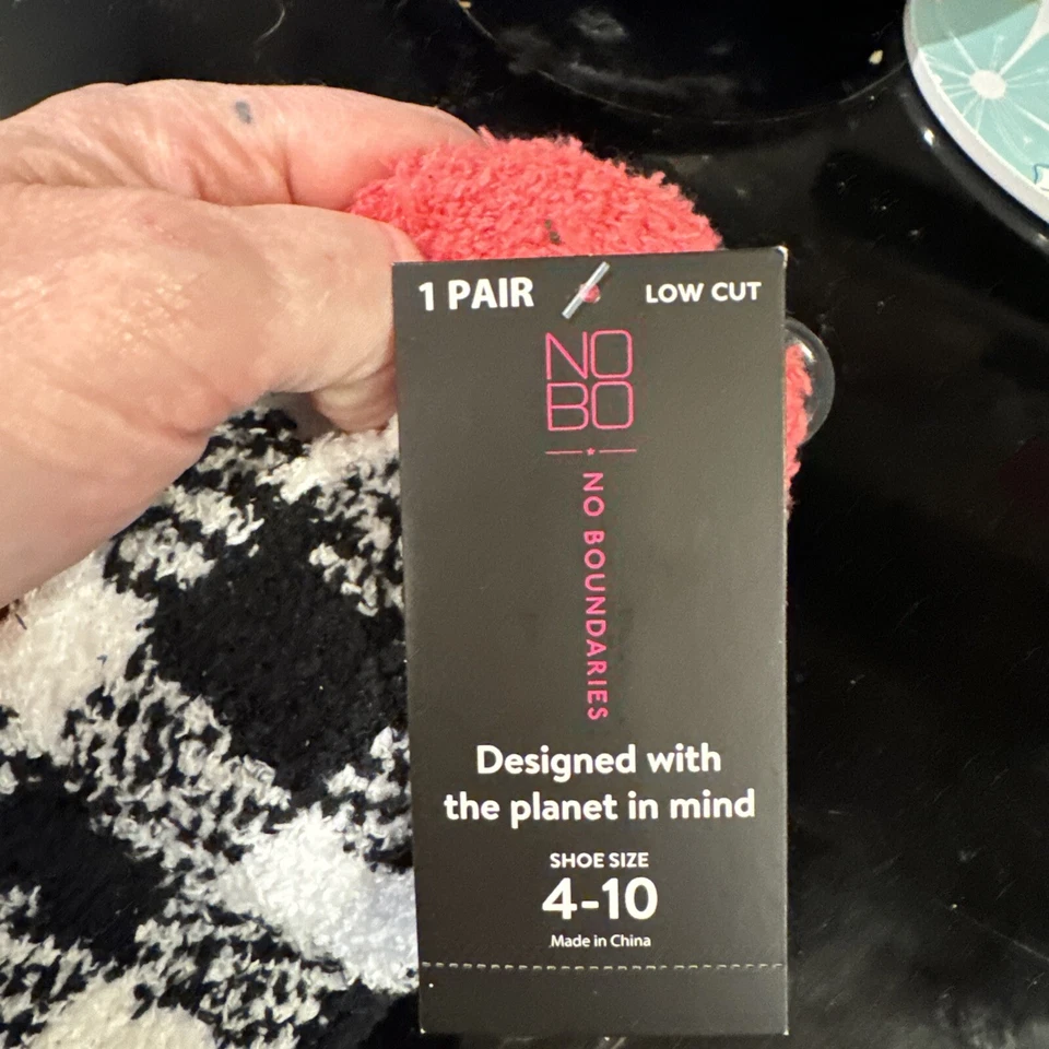 Calcetines acogedores de corte bajo a cuadros rosa negro blanco sin límites para dama 1 par talla 4-10 Foto 3 de 4