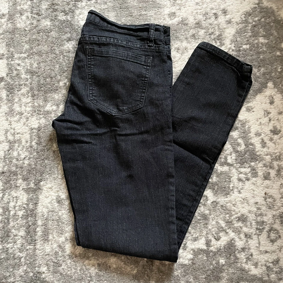 Jeans Forever 21 negros talla 27 usados en excelente estado - Imagen 2 de 4