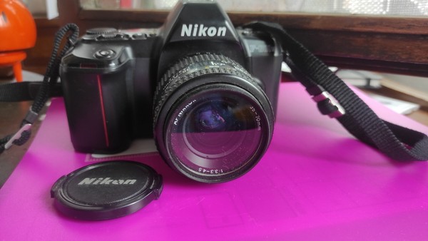 NIKON F70