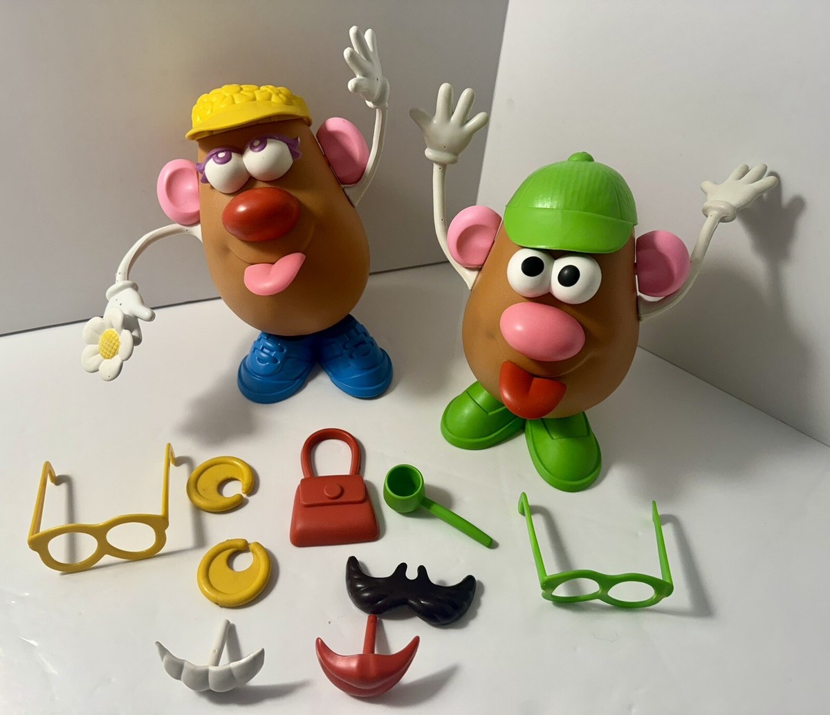 Mr. Potato HeadとMrs. Potato Headの2体セット Amazon.com: Mr Potato Head Mr & Mrs Potato Head-Set of 2