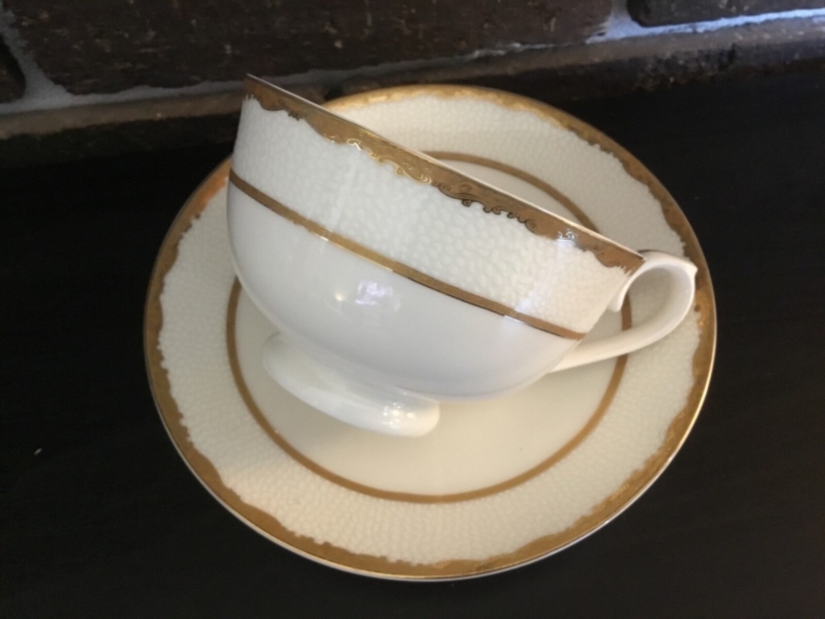 Bone China Dinnerware Lorren Home Trends La Luna 24 Piece