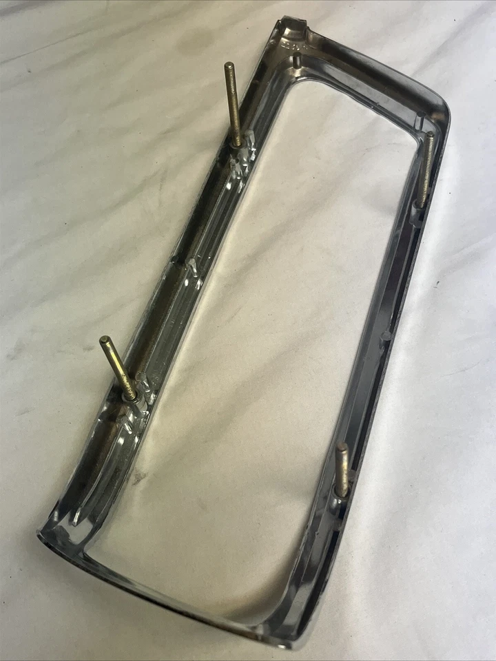 Marco de luz trasera lateral para pasajero Mercedes Benz W113 280Sl nuevo OEM  Foto 4 de 4