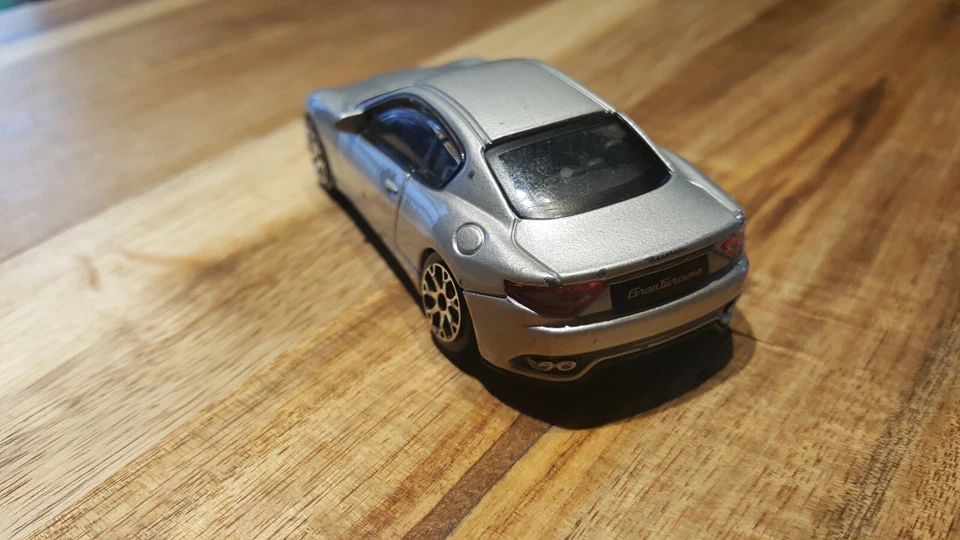 burago 1/43 maserati granturismo - Photo 4/4