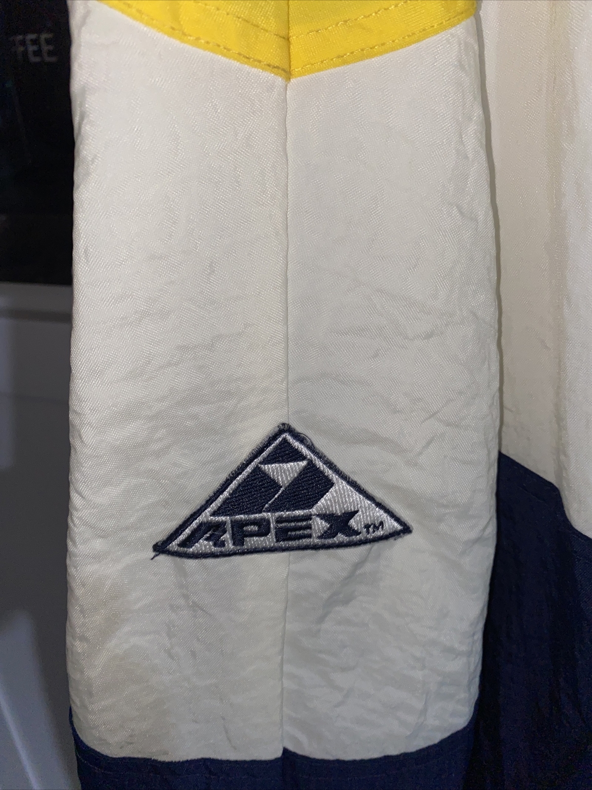 NOTRE DAME FIGHTING IRISH Jacket VINTAGE APEX ONE LRG Sewn NCAA LOGO Leprechaun