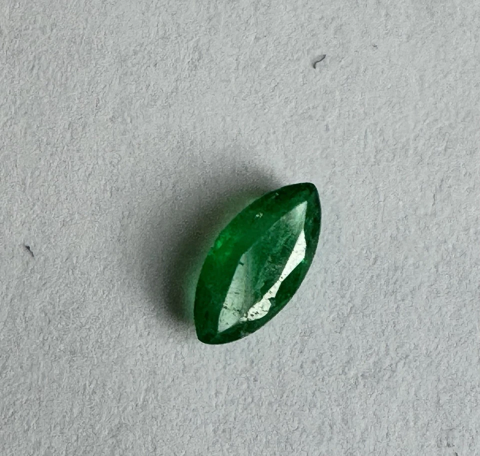 Piedra preciosa suelta natural con forma de marquesa esmeralda verde 3,5 por 6,5 mm 0,21 quilates Foto 2 de 4