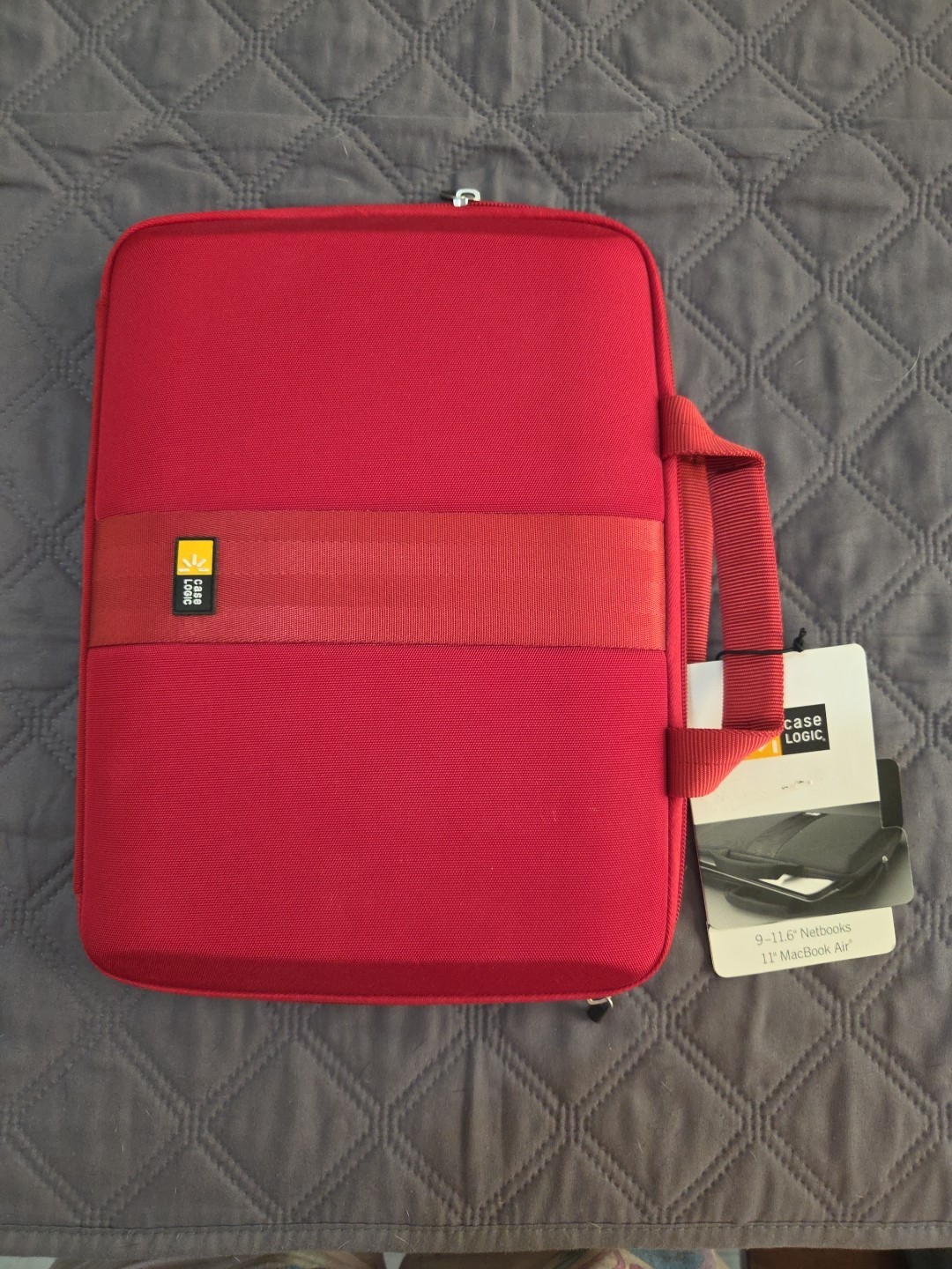 Case Logic Carrying Case for 9-11.6" Netbook, 11" MacBook - Red NWT
