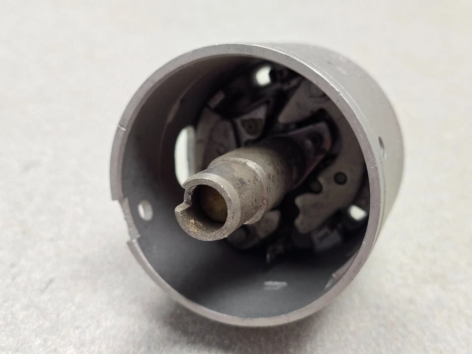 USED ORIGINAL BOSCH JF4 PORSCHE 914 1.7 IGNITION DISTRIBUTOR FOR CARBS BASE 447 - Image 4 of 4