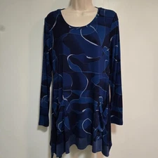 LOGO by Lori Goldstein Sz M Navy Blue Printed Knit Top Asymmetric Hem w/ Pockets