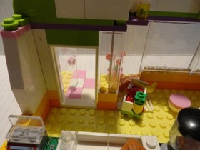 LEGO FRIENDS - HEARTLAKE JUICE BAR -  # 41035 - ABOUT 95% COMPLETE w/ 2 FIGURES
