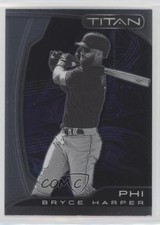 2022 Panini Chronicles Titan Bryce Harper #24 9o3