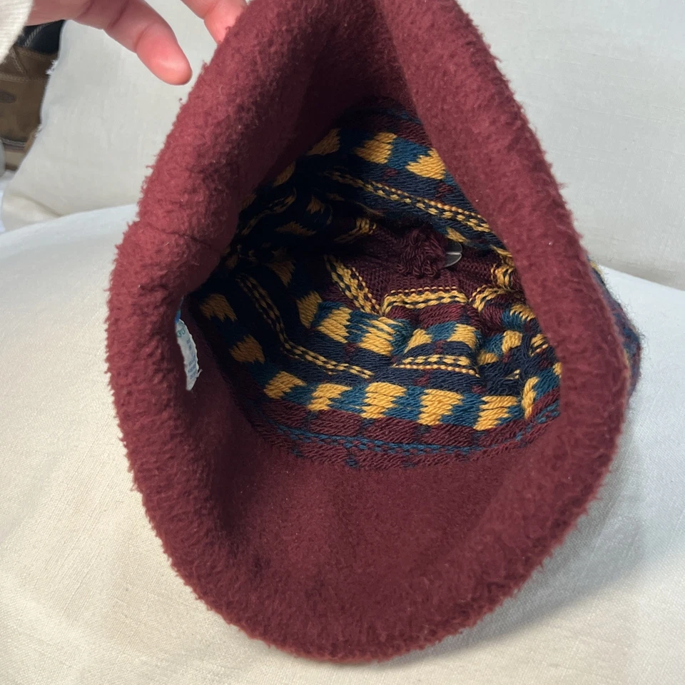 Gorro de piel de tortuga vintage de lana y borla acrílica hecho en EE. UU. azul rojo amarillo Foto 4 de 4