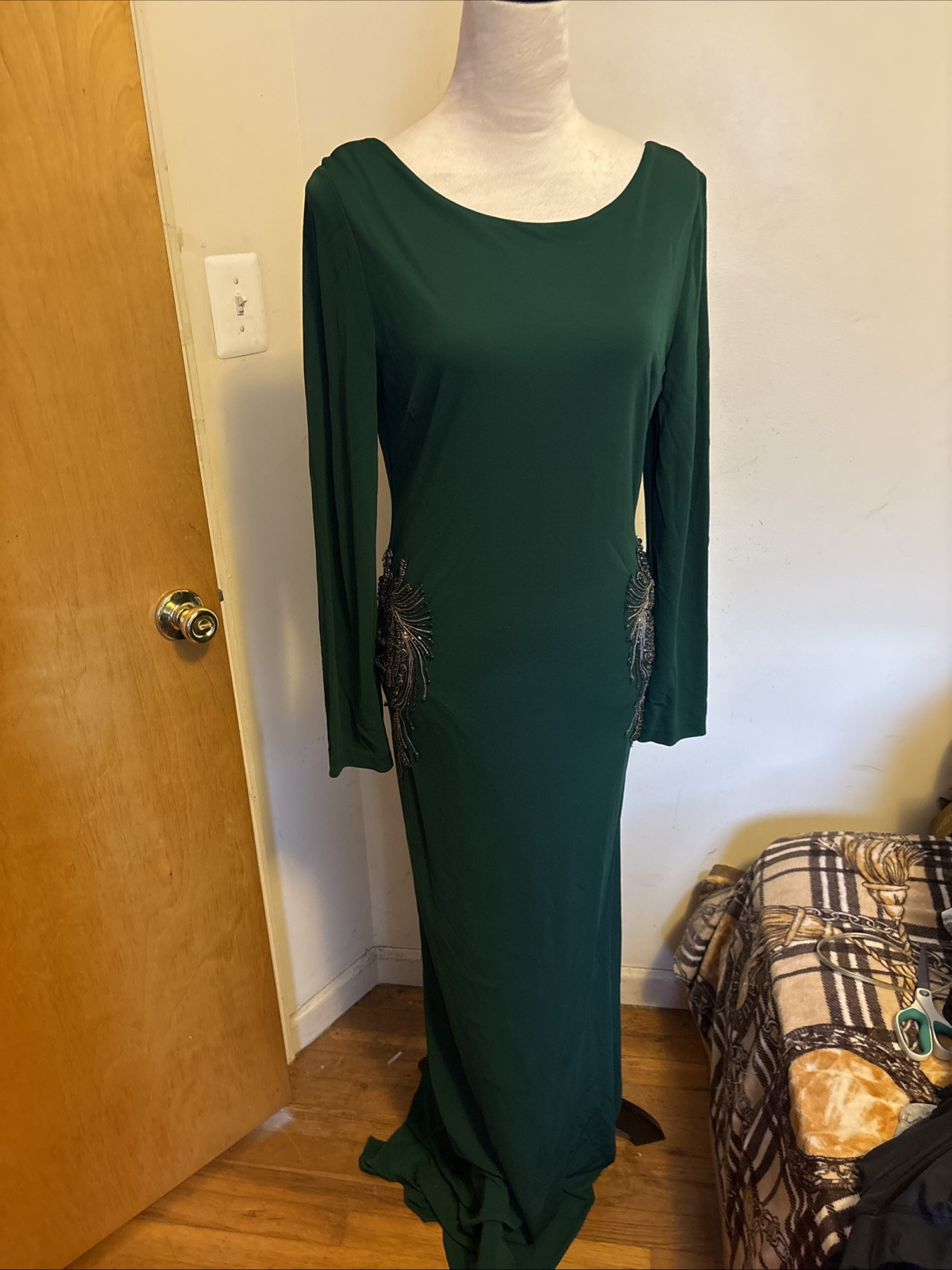 Badcley Mischka Women’s Drape Back Gown Green Color Size 14