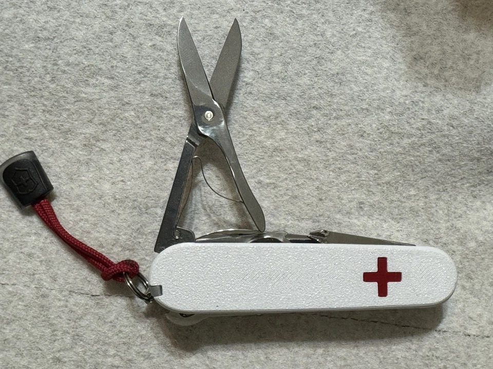 Victorinox Yeoman Swiss Army Knife Sak Custom - Image 3 of 4