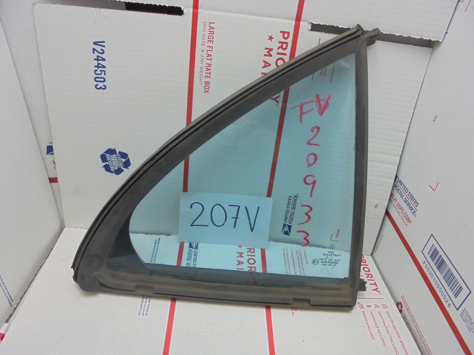 01 02 03 04 05 06 C-class REAR PASSENGER Vent glass Small Window rear door 207V